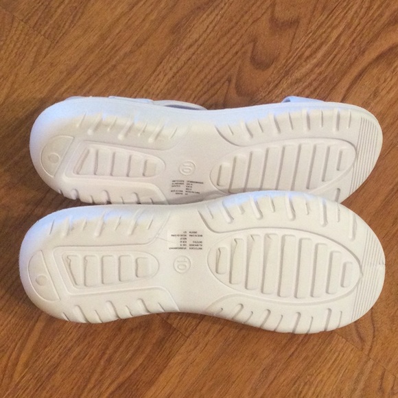 White Sandals with Velcro Adjustable Strap - Picture 4 of 5